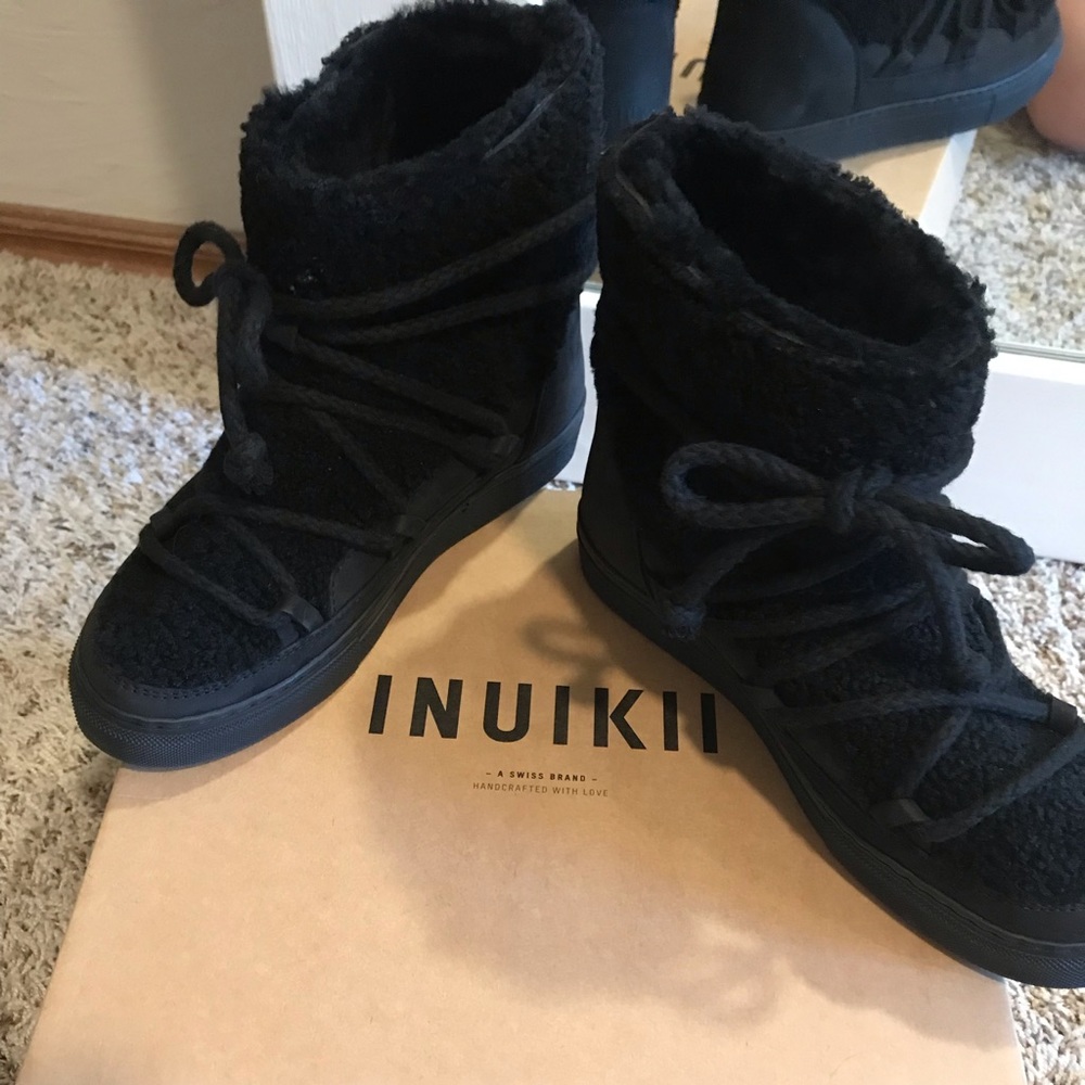BEAUTIFUL inuikii winter boots